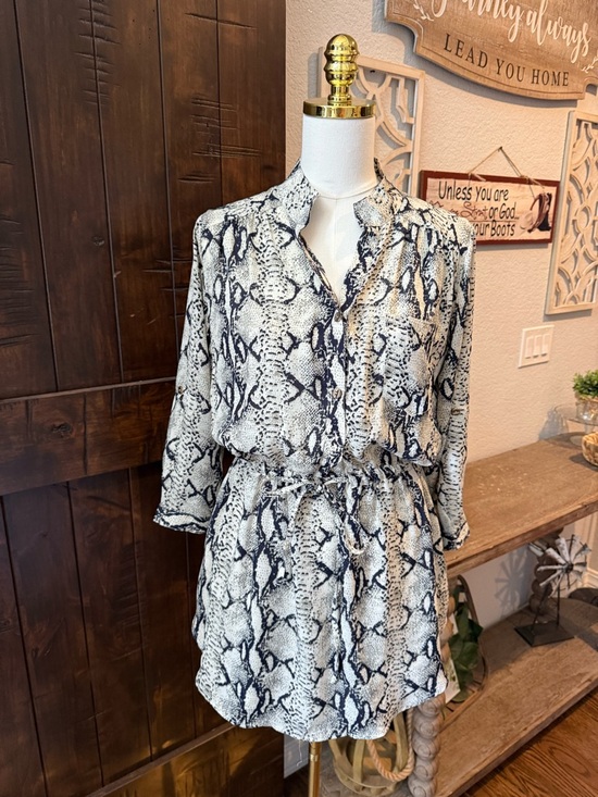 Karlie Dresses & Skirts - Karlie Black and White Snake Print Shirt Dress